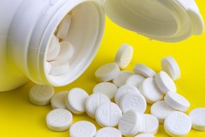 How Pro Treatments Boost Kozmetika Anti-Aging Results
