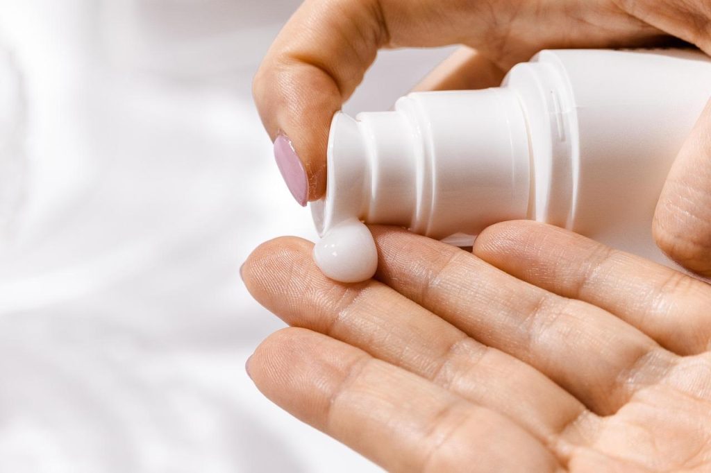 How Much Sunscreen to Use: Your Kozmetika Guide How Much Sunscreen to Use: Your Kozmetika Guide