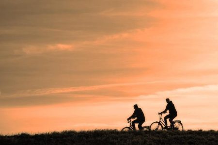 How to Build a Travel-Friendly Men’s Kozmetika Kit